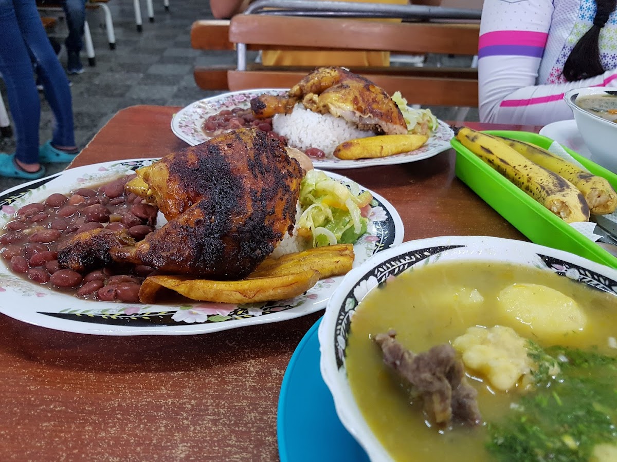 El Pollo Terrícola Photo 5