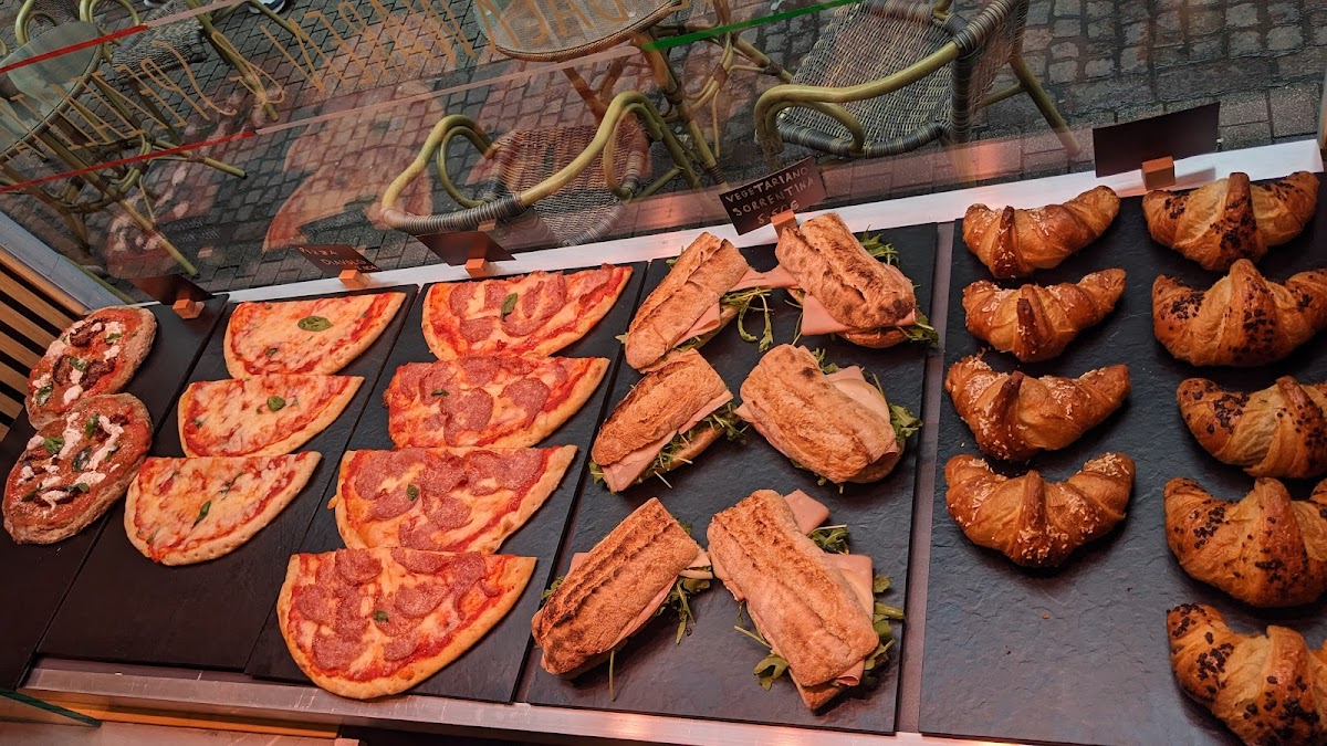 Rossini IL FORNO Photo 8