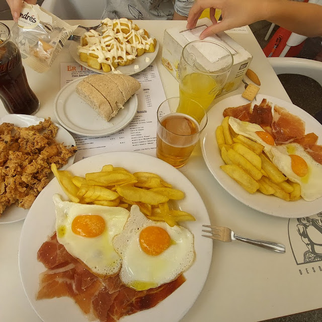 Huevos Camperos Puntillitas Patatas Alioli