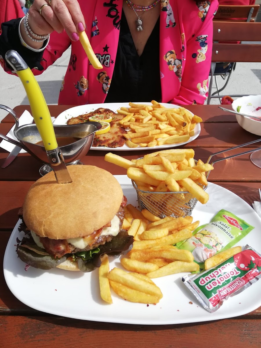 Zur Alten Tanke - Grill & Bar Photo 8