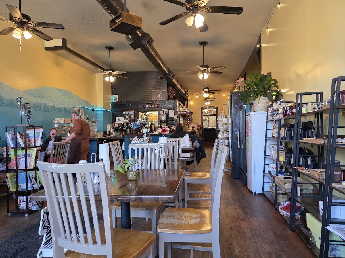 Happy & More Bakery & Cafe Photo 4