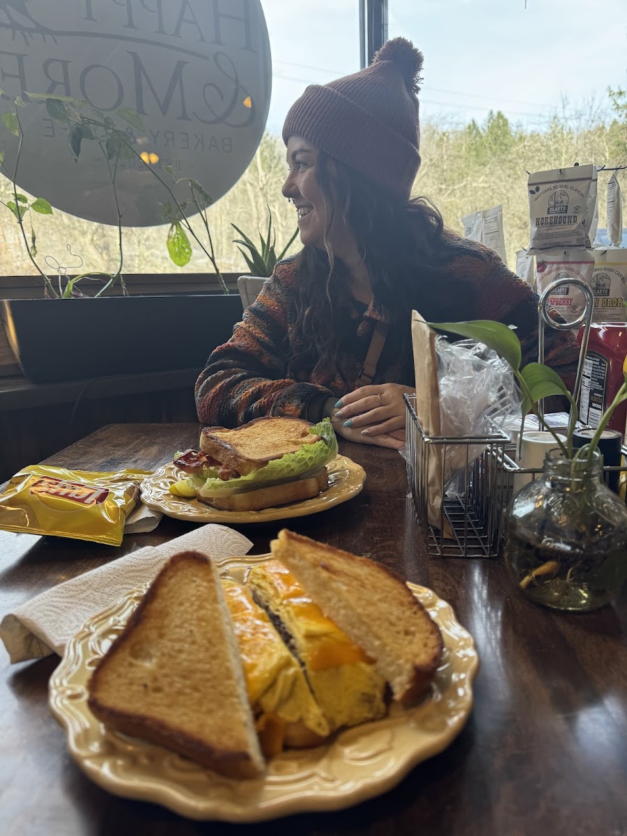 Happy & More Bakery & Cafe Photo 7