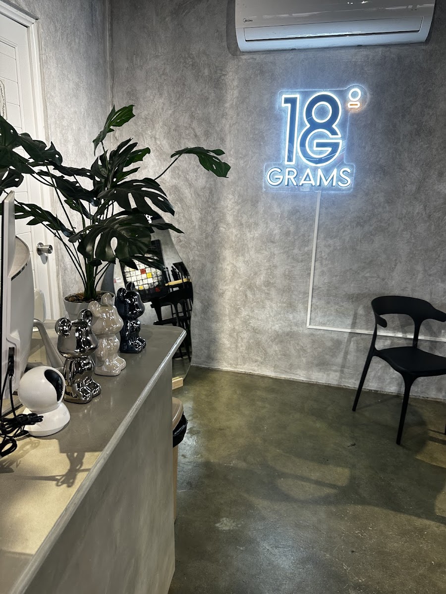 18 Grams Cafe Photo 4