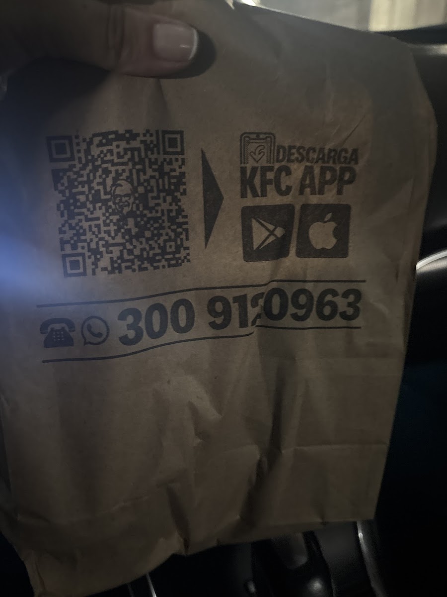 KFC Viva Envigado Photo 9