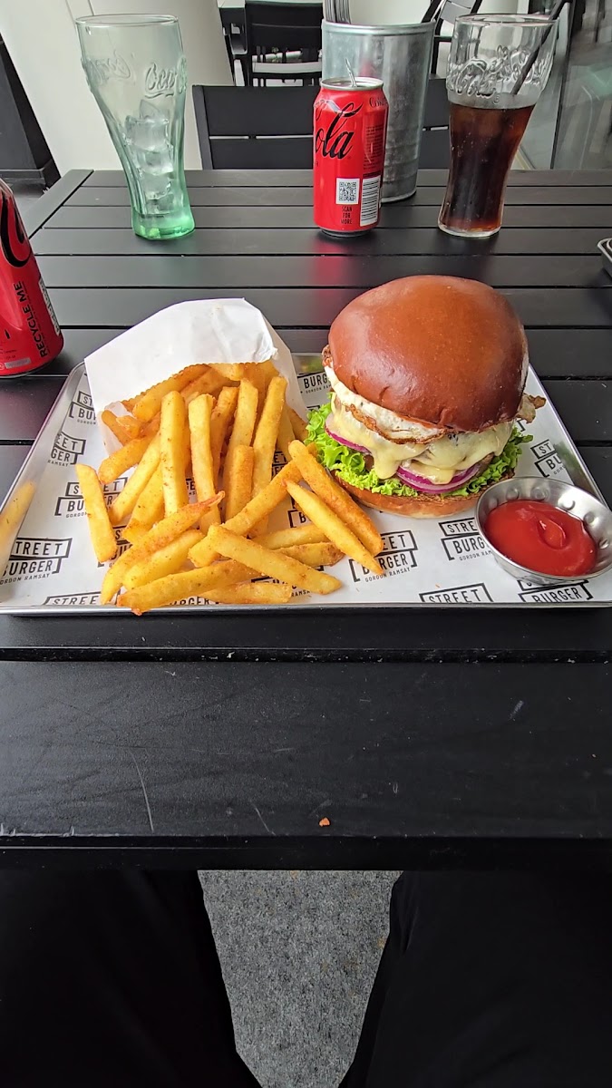 Gordon Ramsay Street Burger - Edinburgh Photo 2