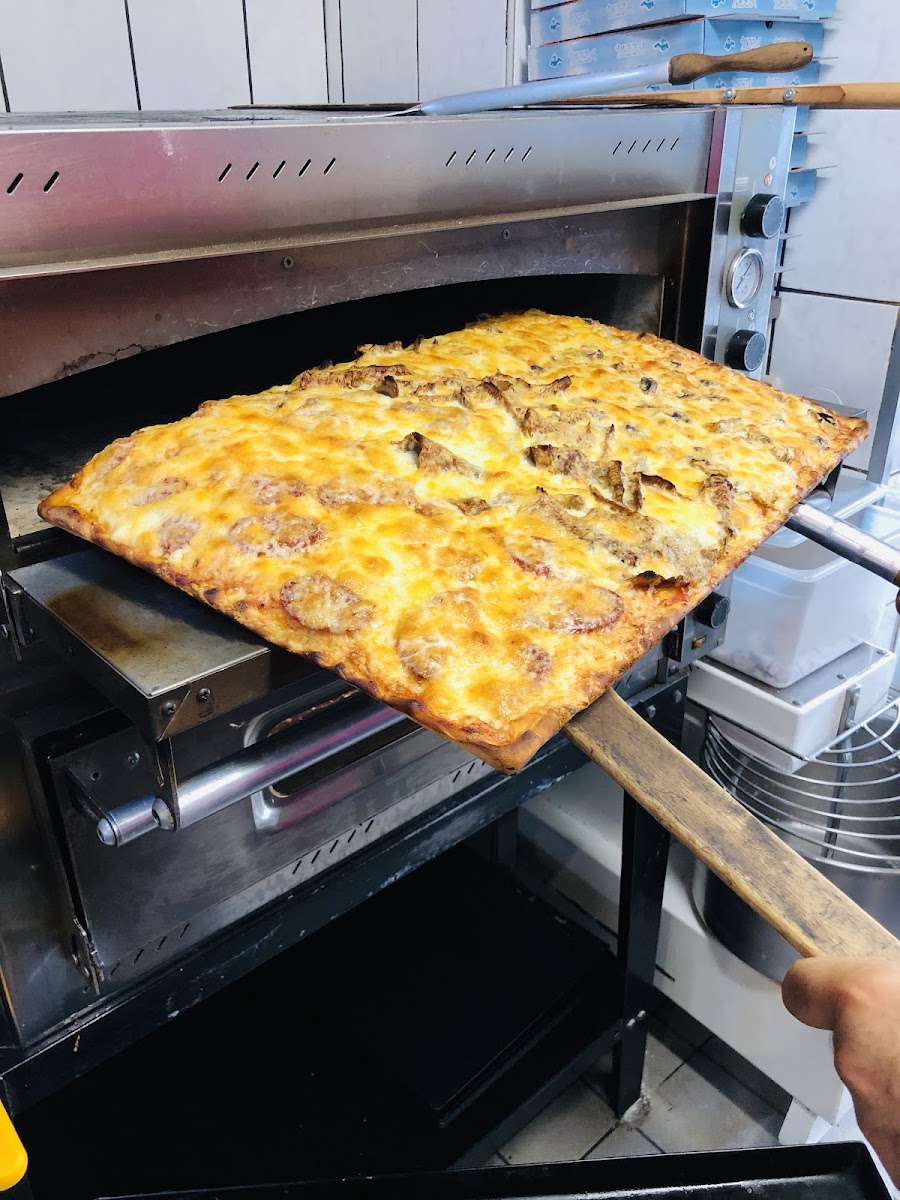 Pizzeria Laronda Photo 9