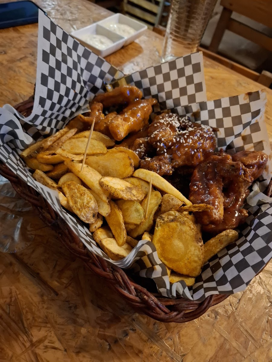 Tropical Wings Photo 4