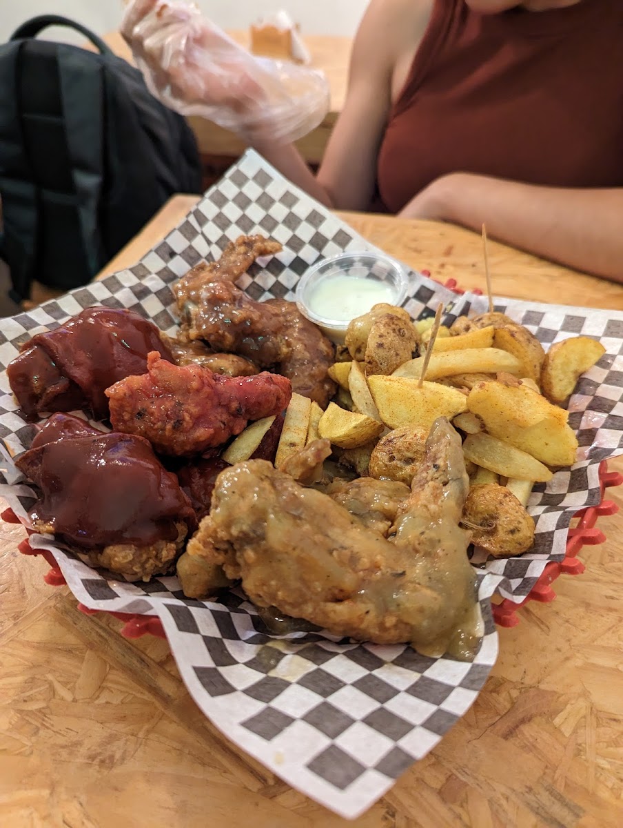 Tropical Wings Photo 5