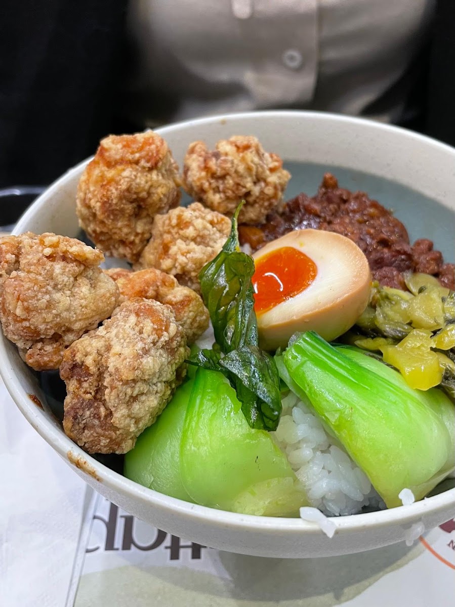 Chew Taiwan (Central) Photo 5