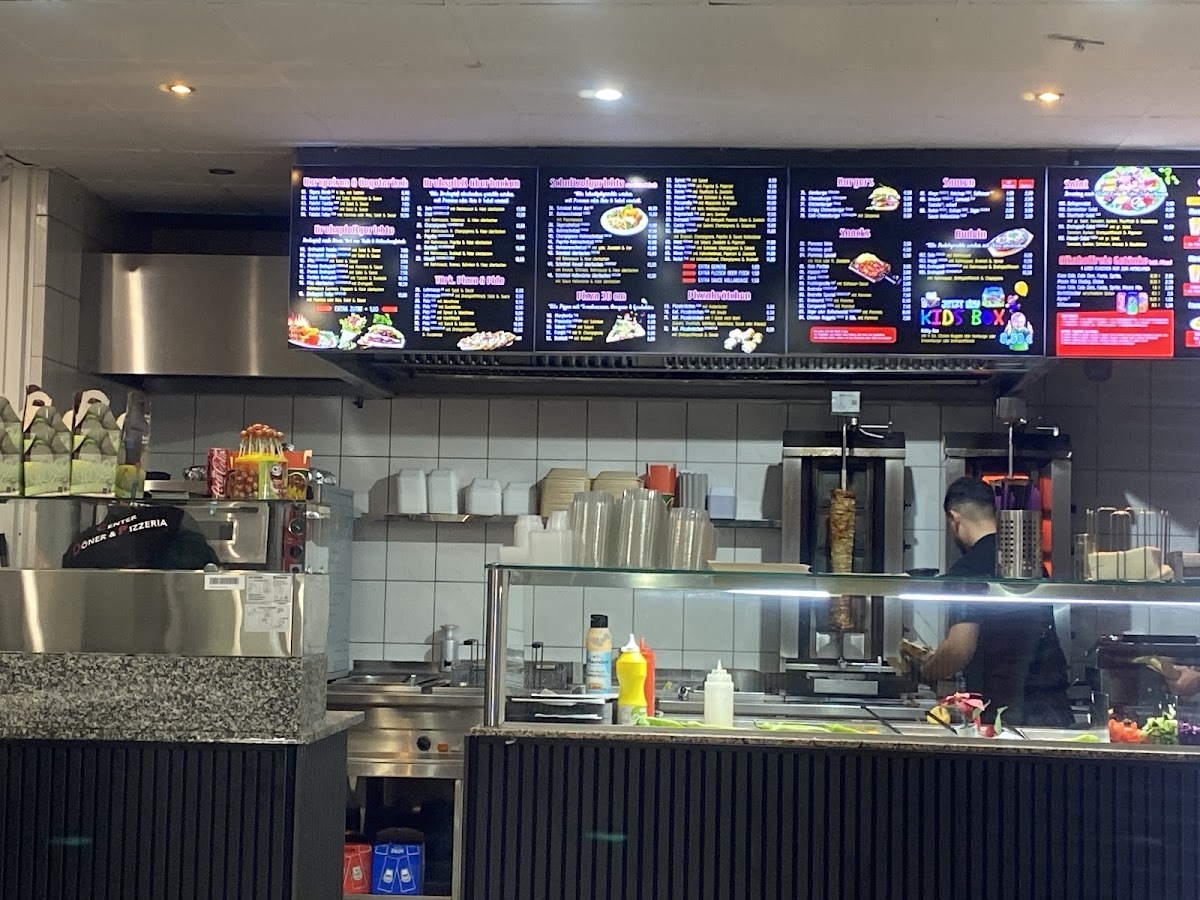 CENTER DÖNER & PİZARİA Photo 3