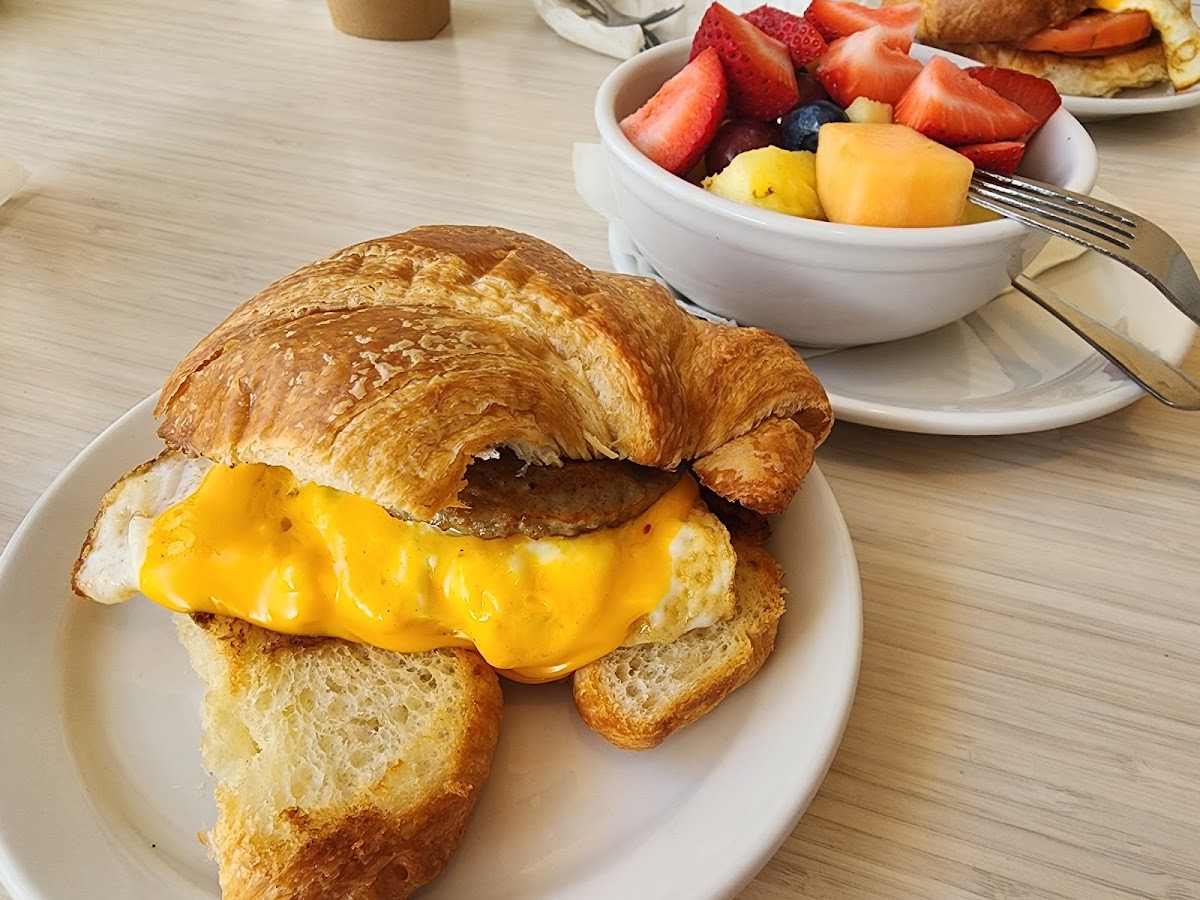 5th Avenue Coffee Co & 6th Street Diner Photo 3