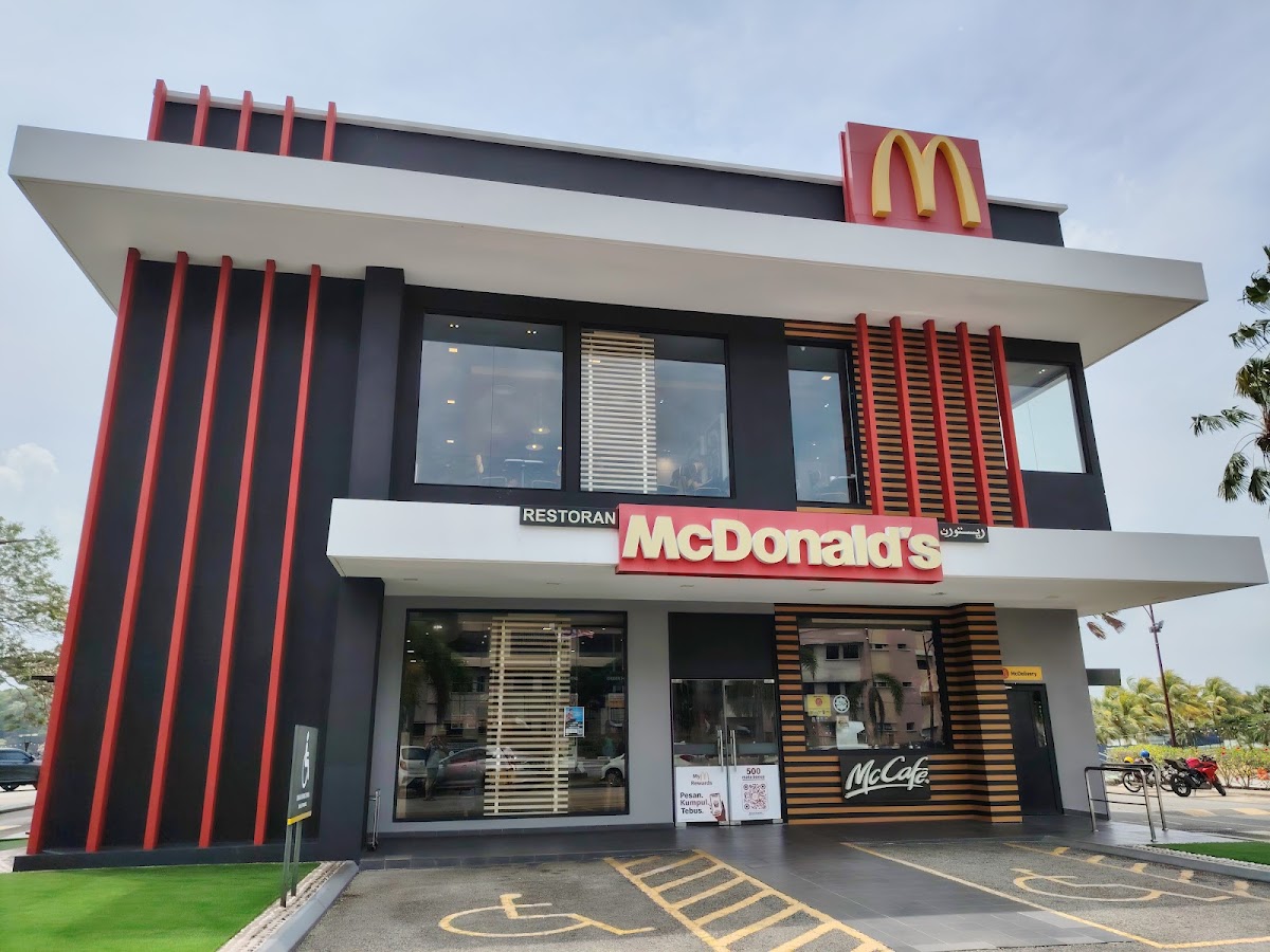 McDonald's Kuantan Riverfront DT