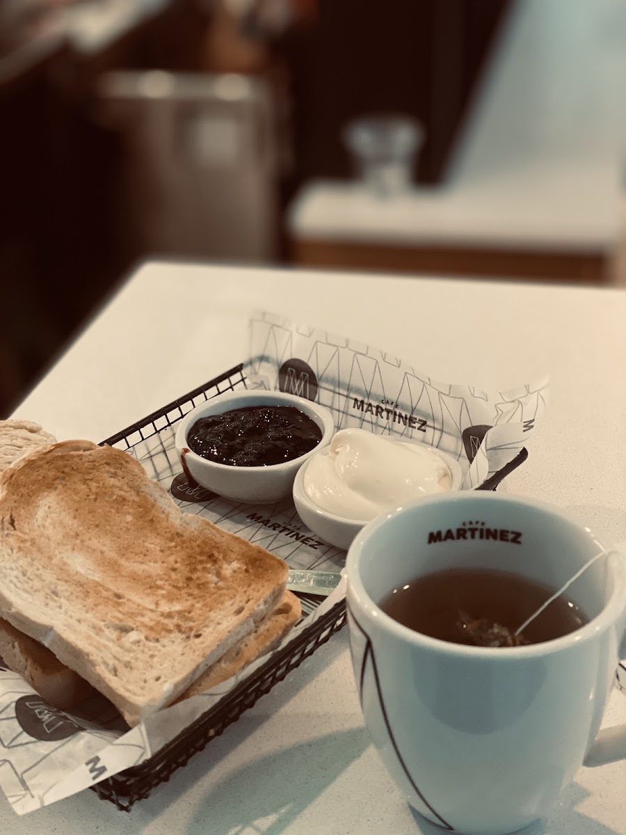 Café Martinez Photo 7