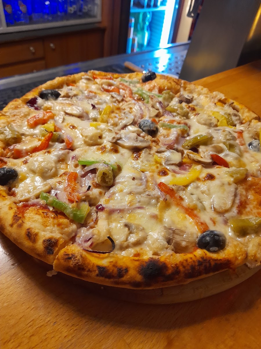 GT Pizza Point Photo 3