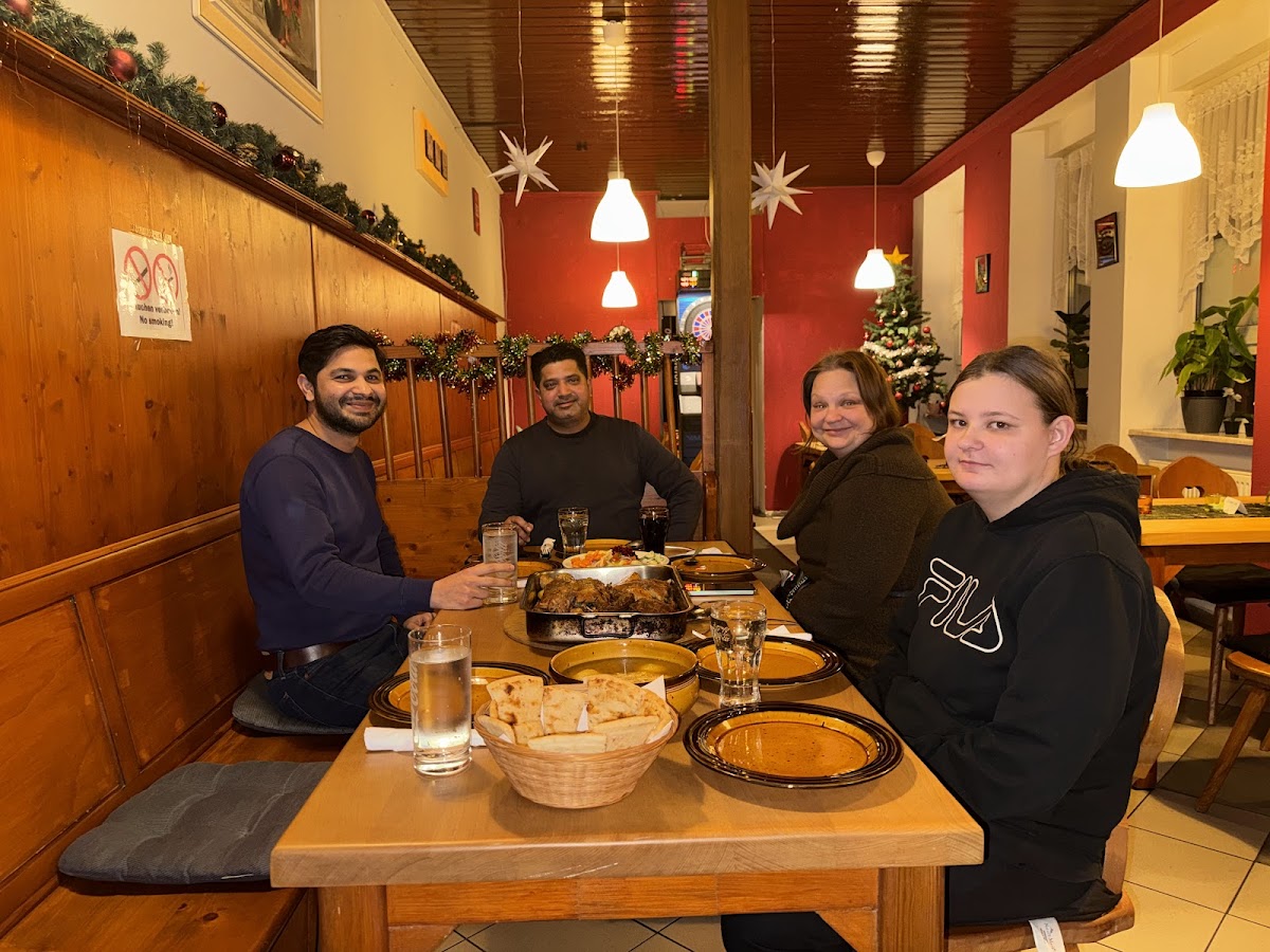GT Pizza Point Photo 7