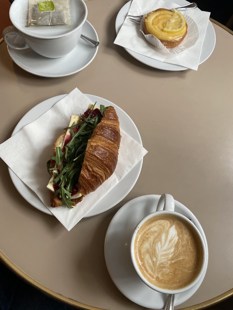 Dompierre Café Photo 3