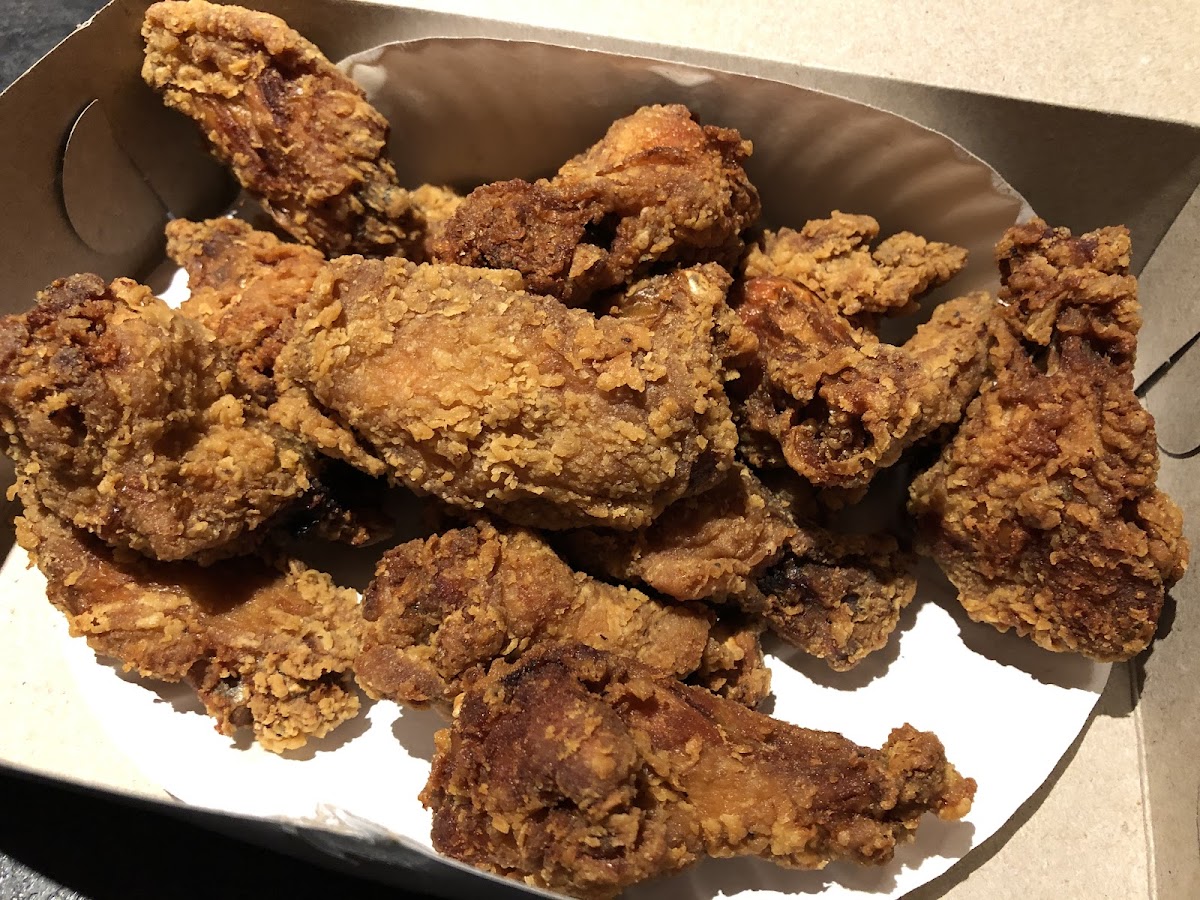 Pyramid Pizza & Wings Photo 5