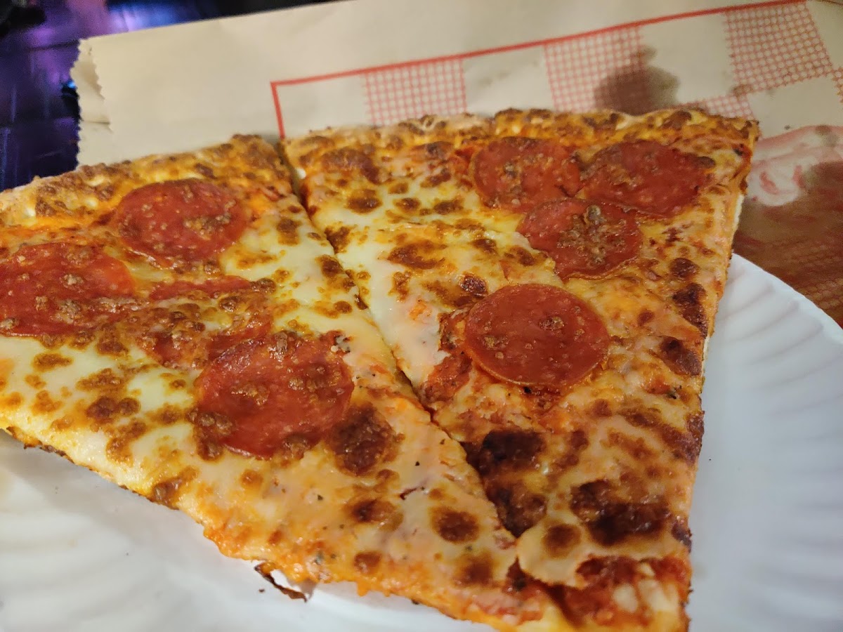 Pyramid Pizza & Wings Photo 6