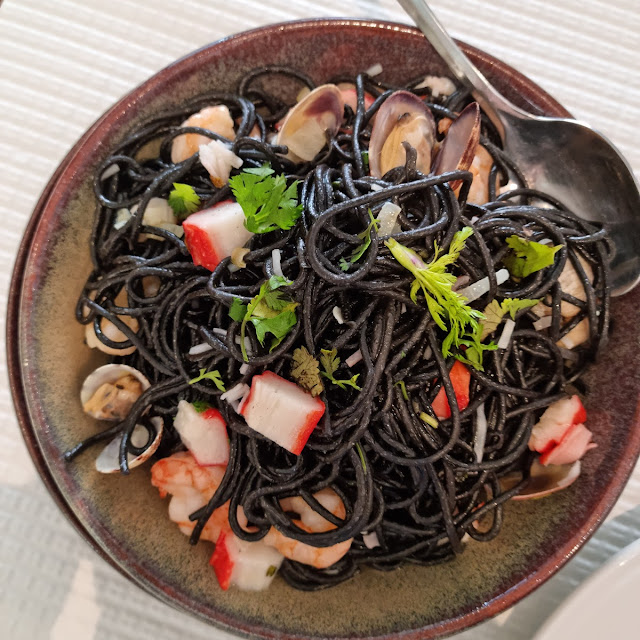 Spaghetti Negro Com Frutos do Mar