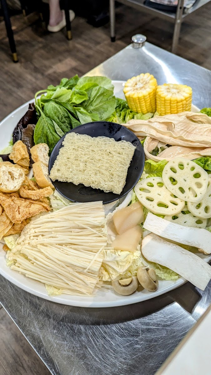 Low Maji Wintermelon Steamboat Restaurant • Sri Petaling • 火锅 Photo 6
