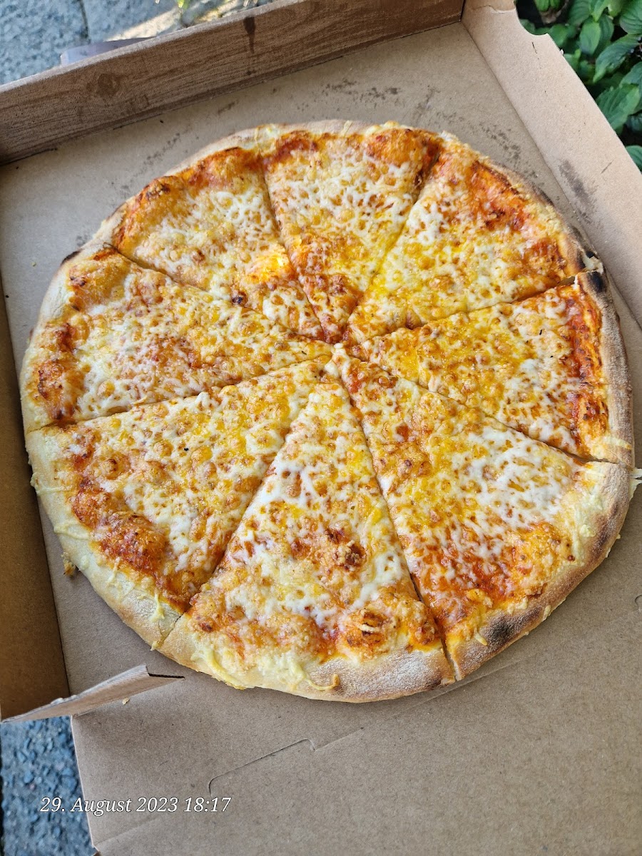 M&D Pizza Photo 3