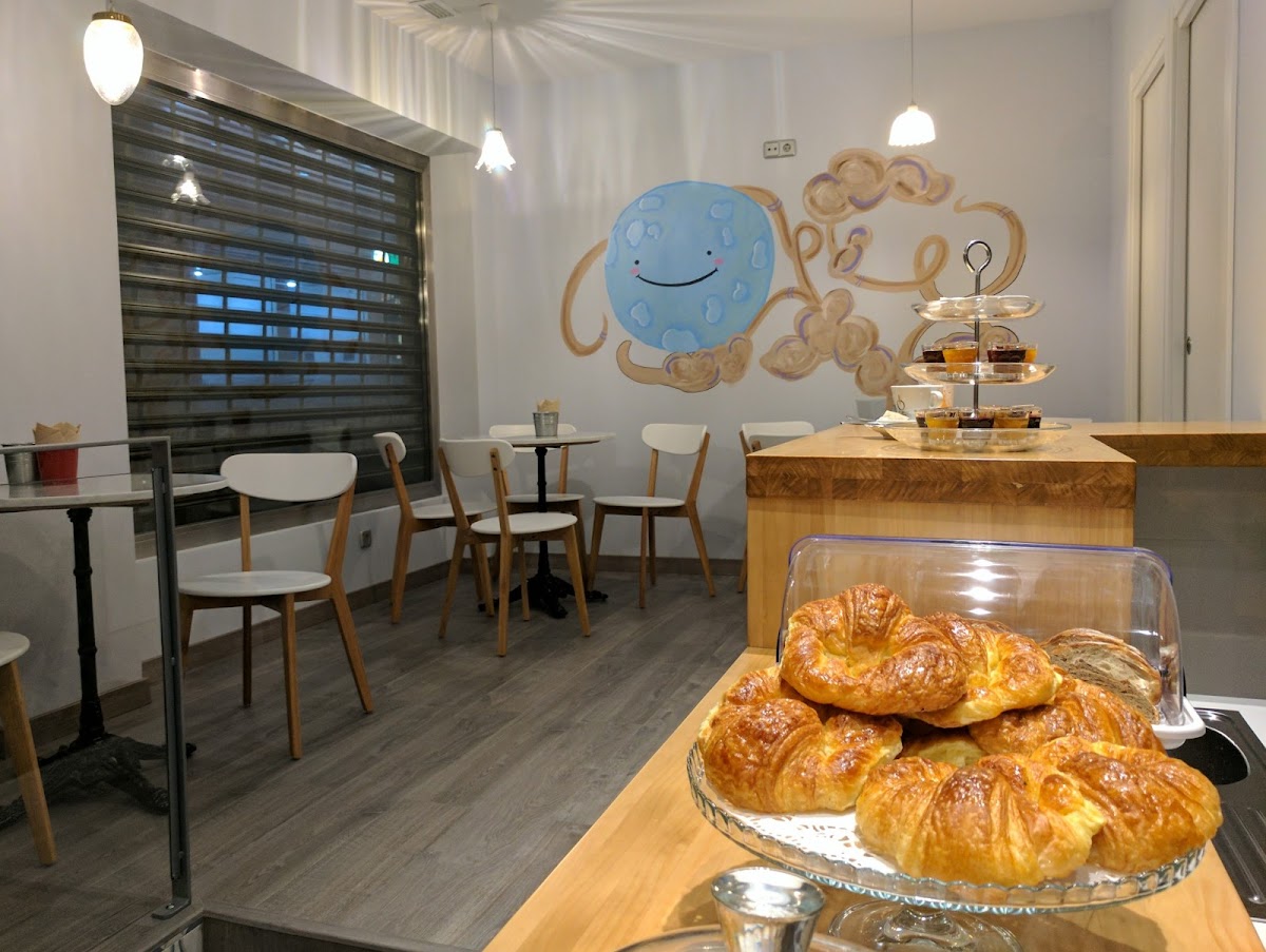 Café La Luna Photo 3