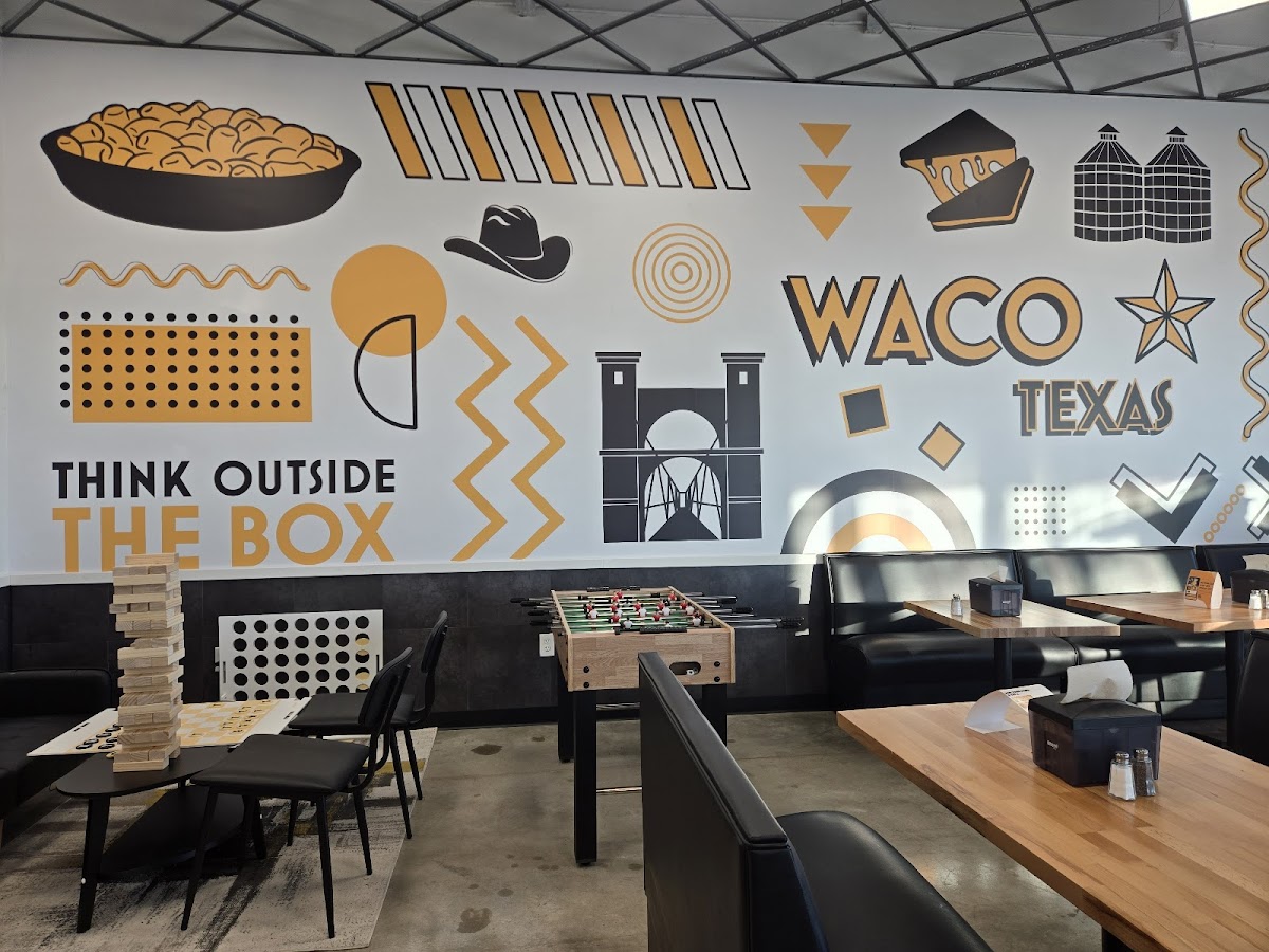 Roni's Mac Bar - Waco Photo 7