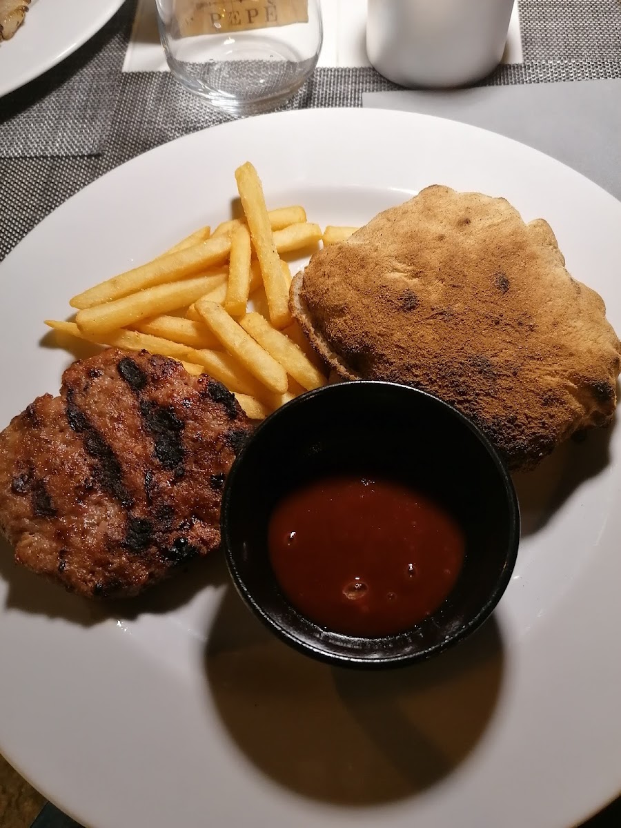 PEPÈ Beer & Grill Photo 8