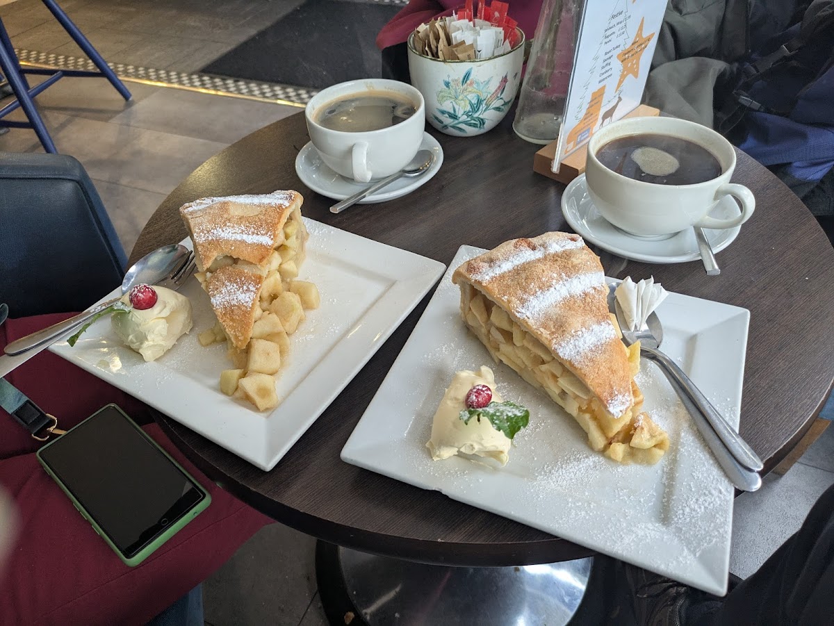 Monicafe Photo 2