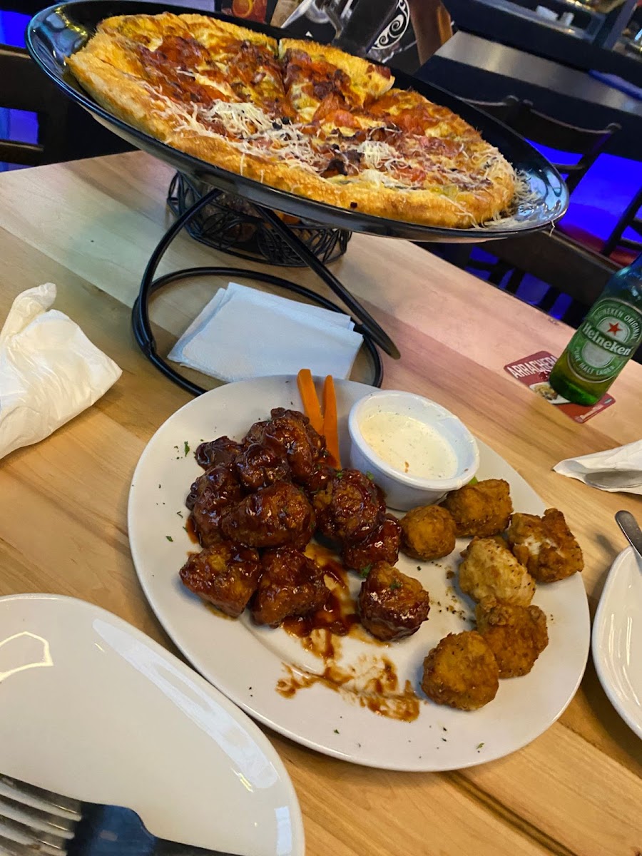 Boston's Pizza Cumbres Photo 3