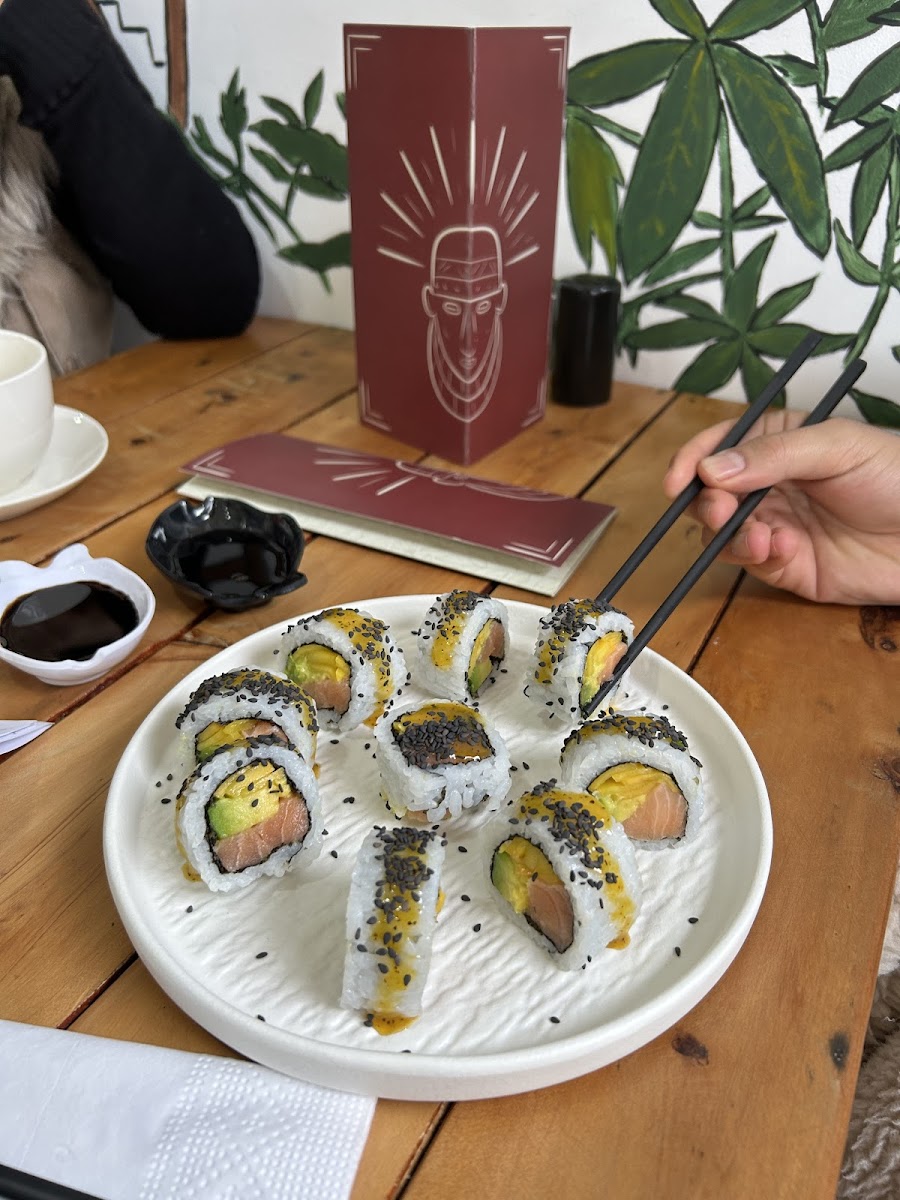 Aretama Ceviche & Sushi Photo 8