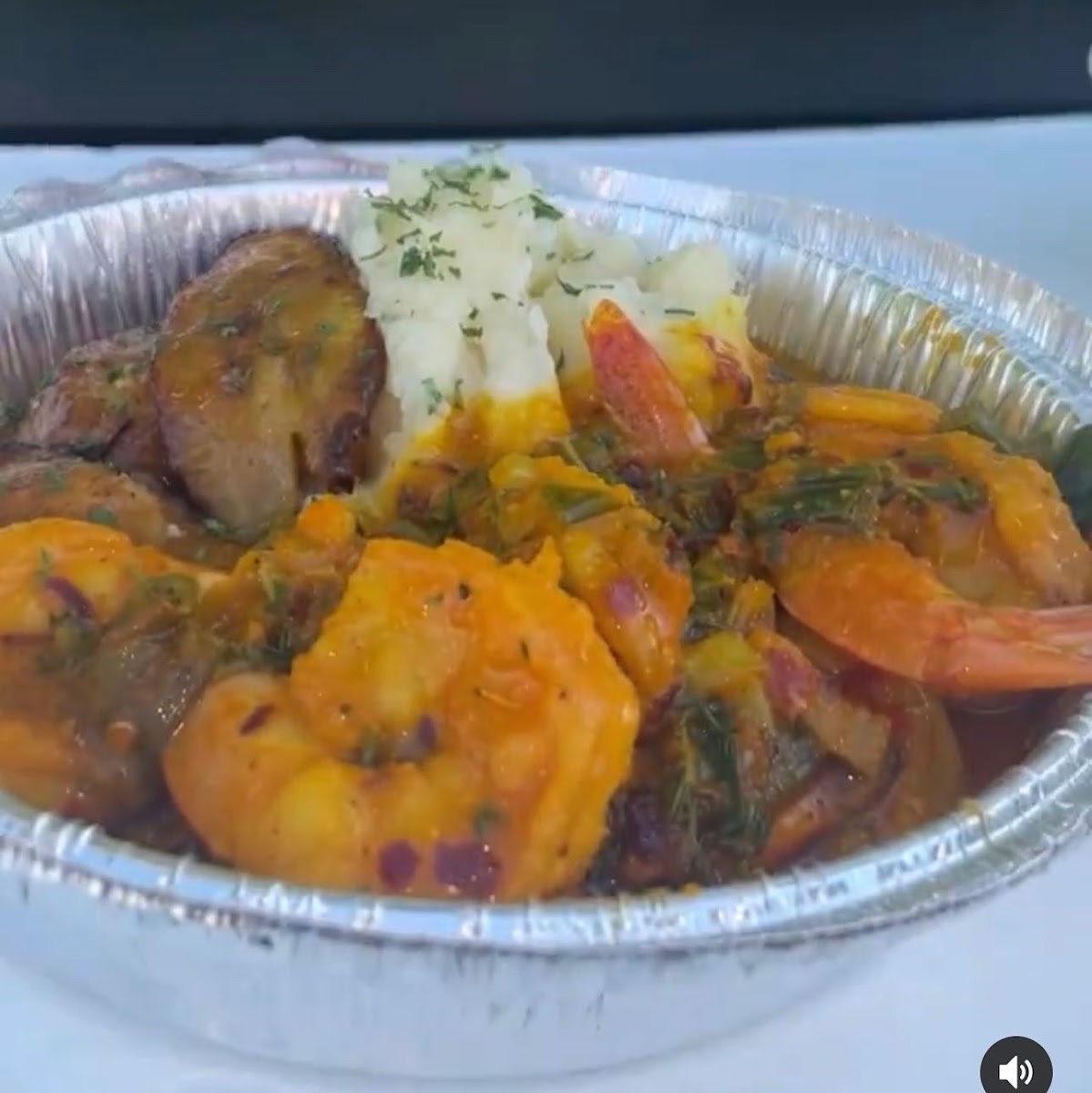 Caribbean curbside kitchen Photo 9