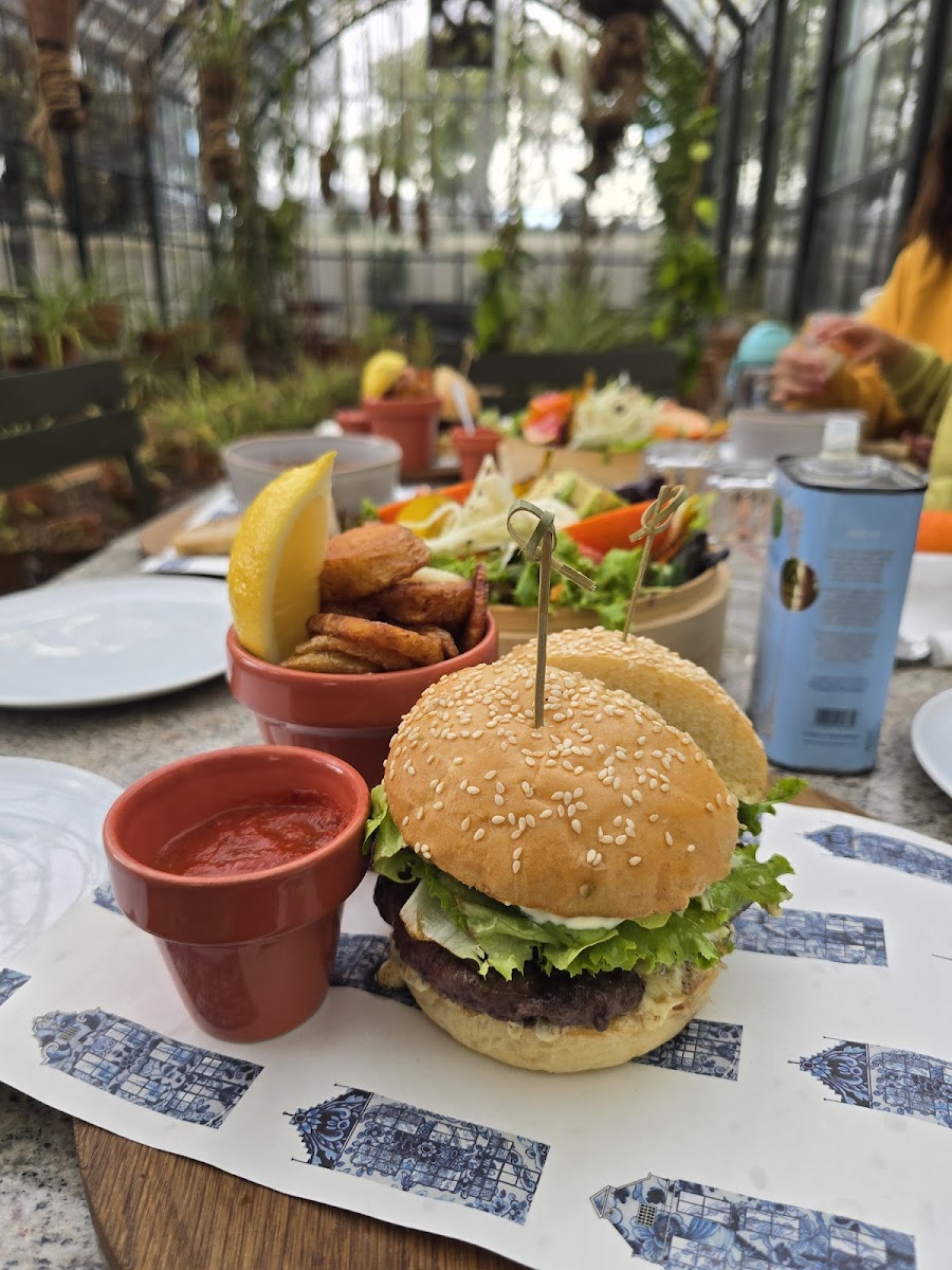Greenhouse Restaurant Photo 3