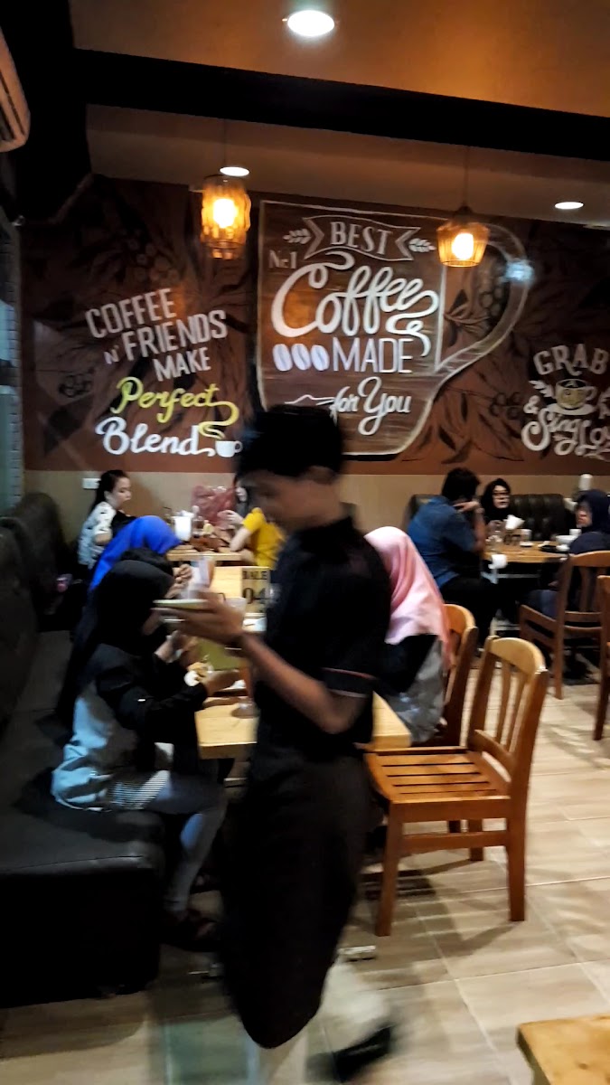 BALE Coffee & Karaoke Photo 2