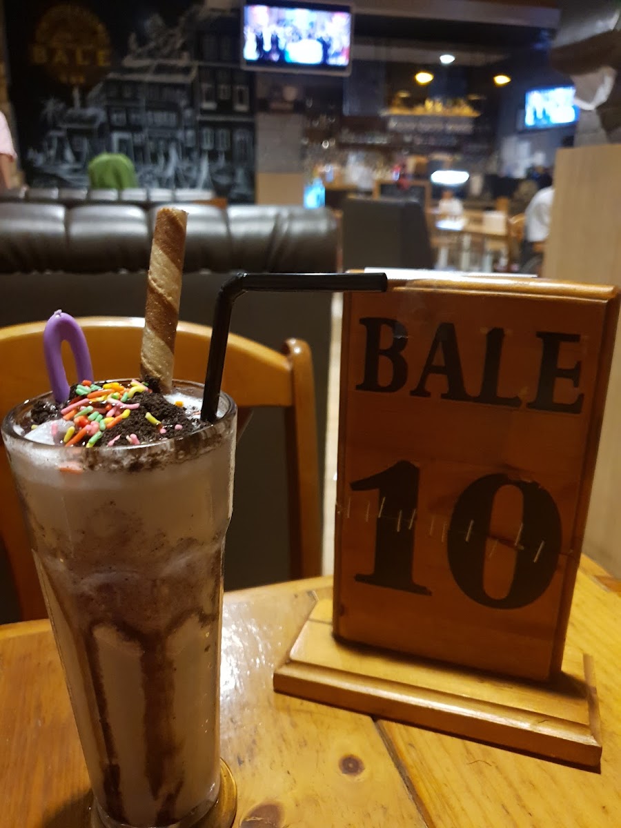 BALE Coffee & Karaoke Photo 8