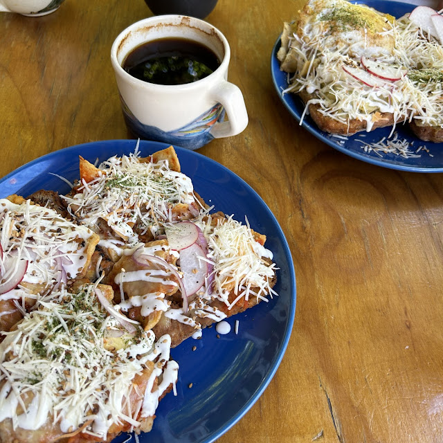 Molletes de Chilaquiles