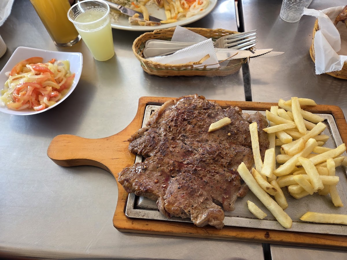 Restaurante El Gran Pollo - Sede Paipa Photo 2