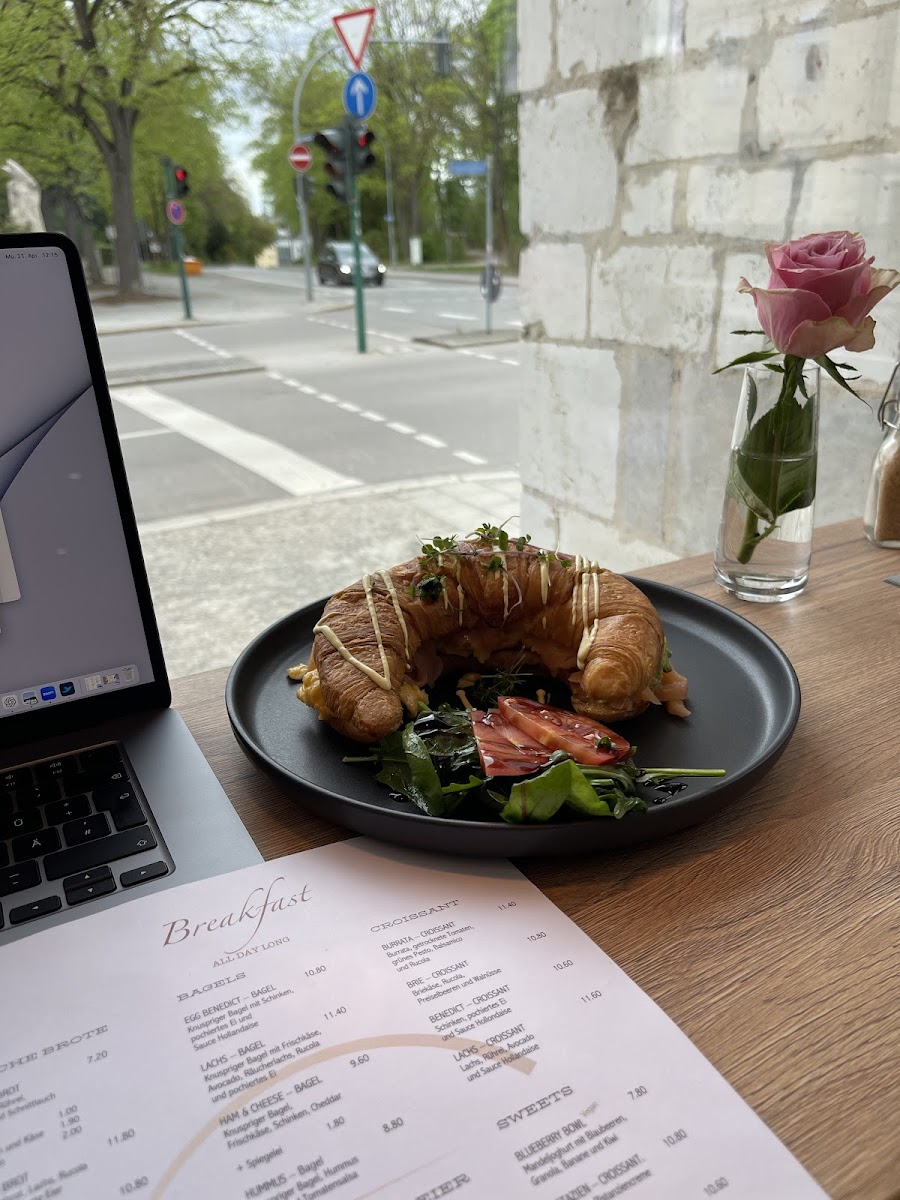 Café JUNA. Photo Menu 7