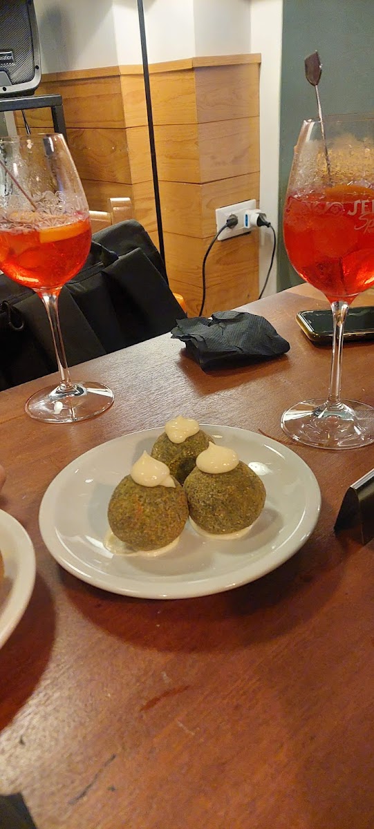 Gli Spritzzati Vino e Cicchetti Photo 7