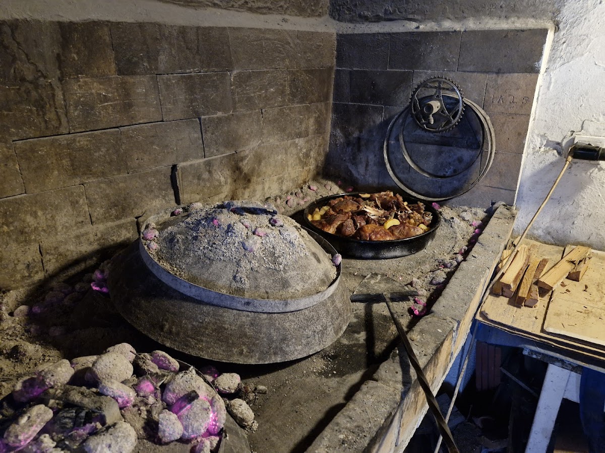 Peka GLOCKE LAMM[baked lamb under the bell] Photo 2