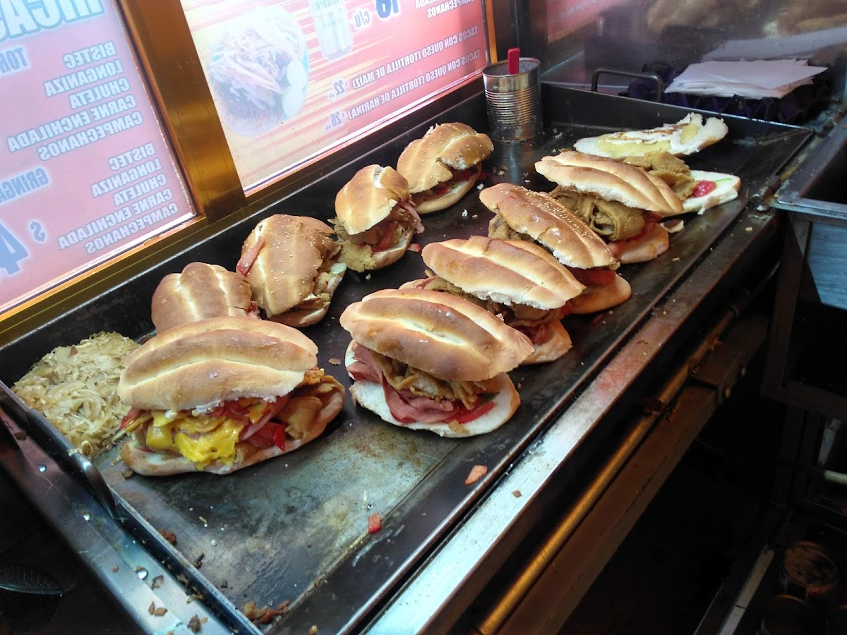 Tortas y Tacos 'MENESES' Photo 9