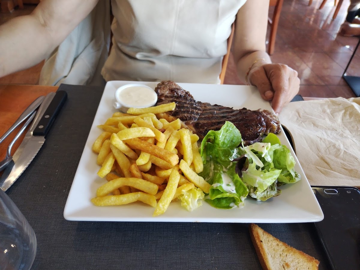 Bistrot du marché Oisemont Photo 7