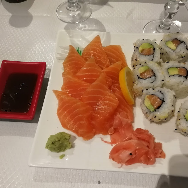 B5A Sashimi Saumon & California Roll Saumon