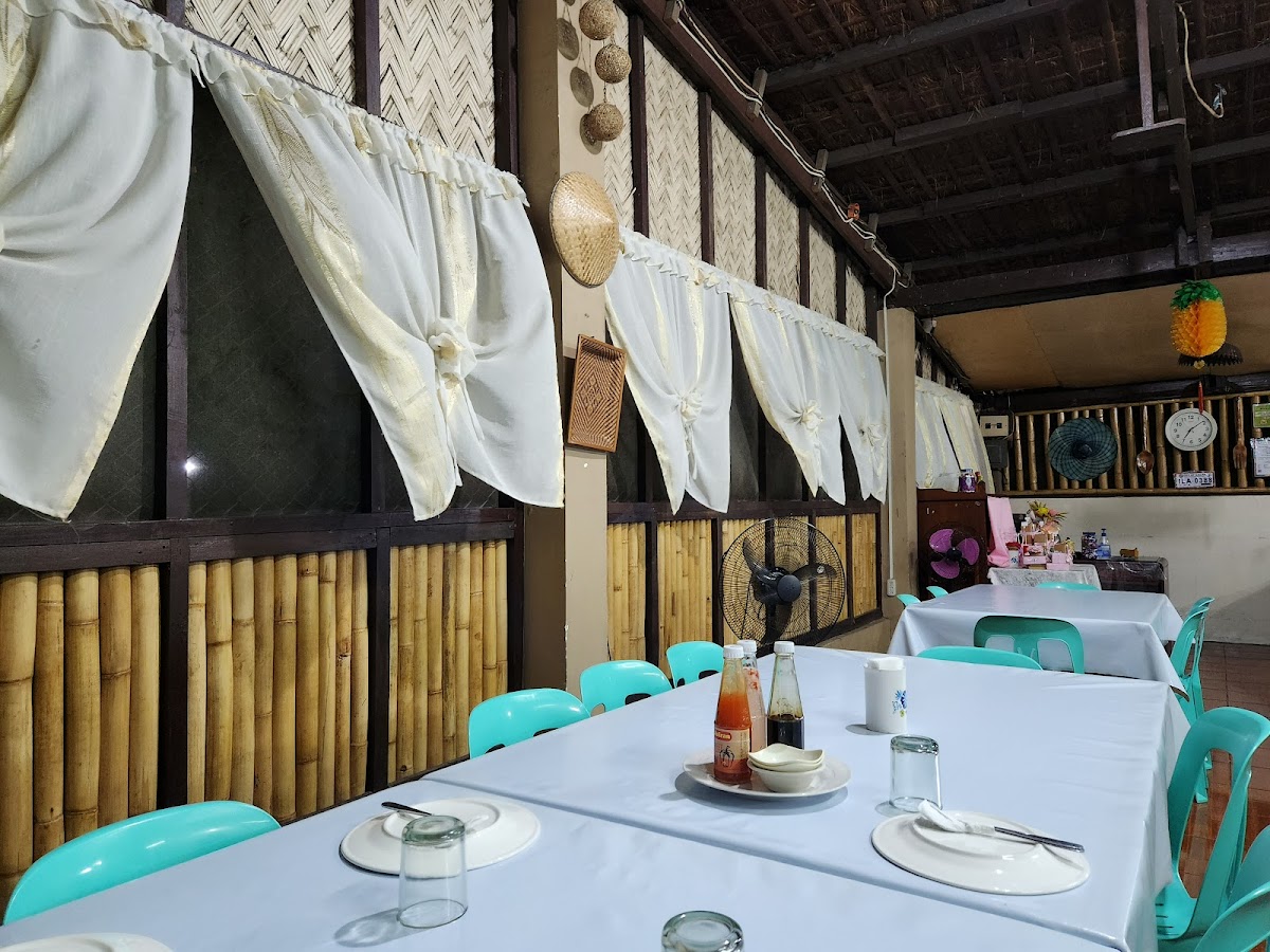 Bahay Kubo Kitchenette
