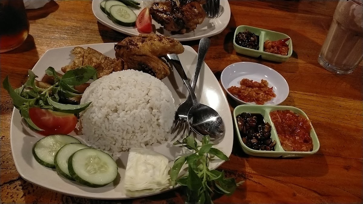 FN Cafe Photo 5