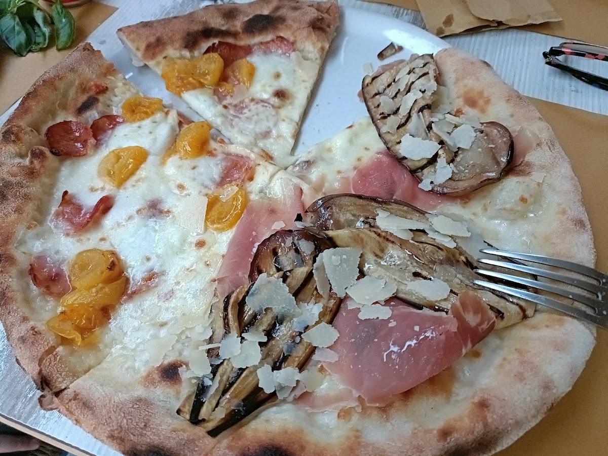 Pizzeria 'Parthenope' Photo 7