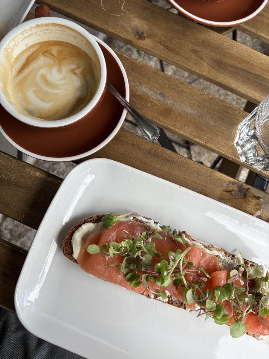 El Galgo Coffee & Wine Photo 4