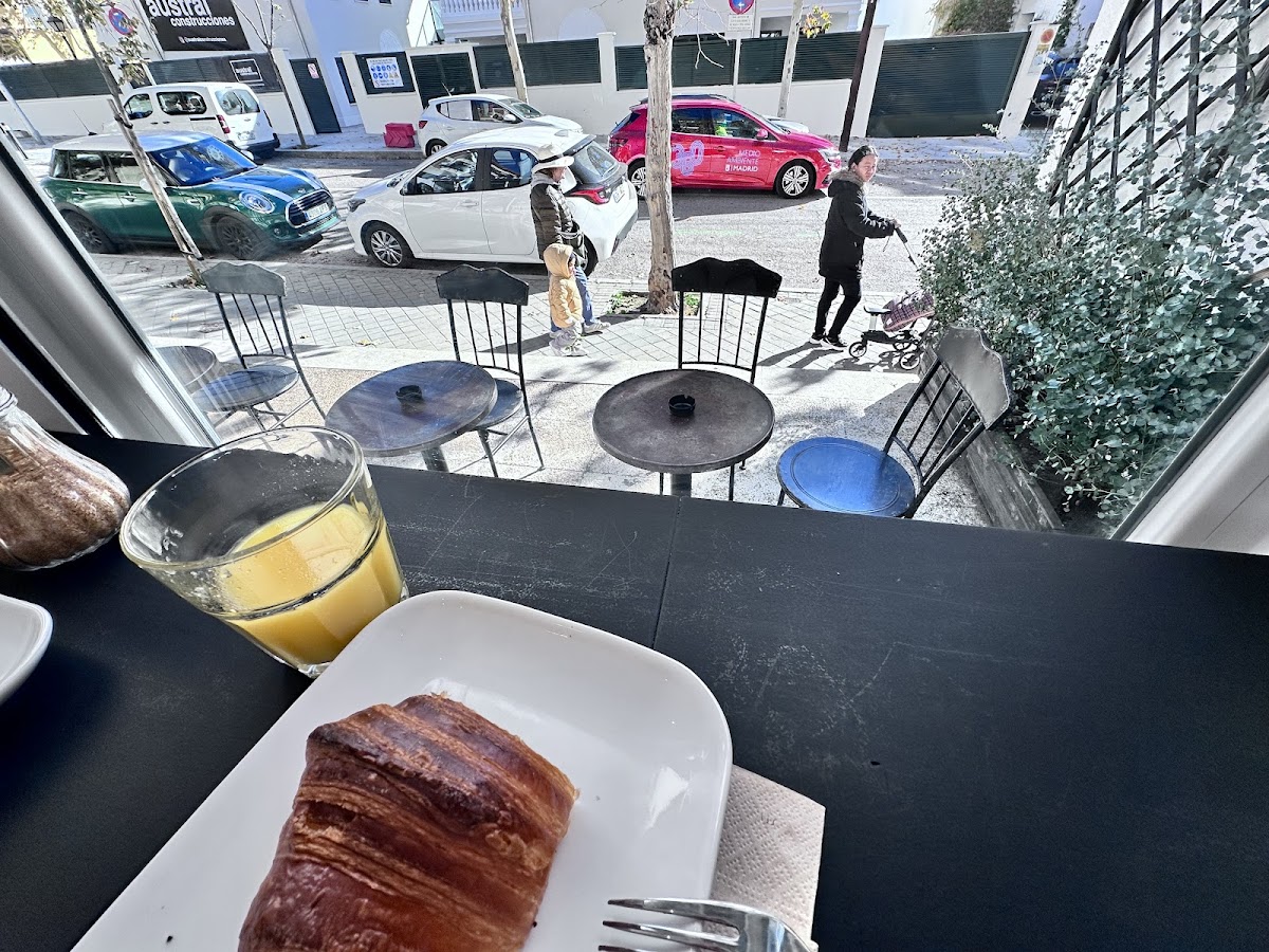 El Galgo Coffee & Wine Photo 6