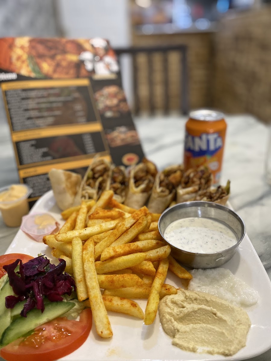 Mendina Restaurant Photo 5