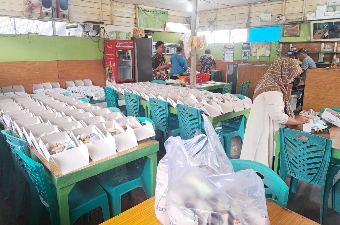 KEDAI NASI DAN MINUMAN Dona Doni